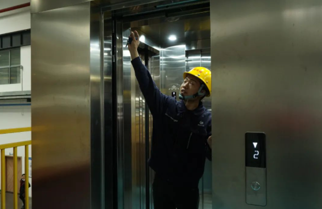 礼赞劳动者丨谢道洪：用勤奋与钻研推动“电梯上行”